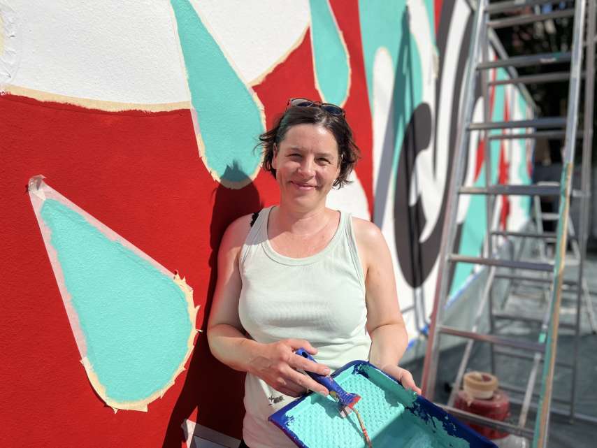 Streetart geht in die zweite Runde: Effi Bannisters  «Velostadt Winterthur» ziert neu die Wand am  Bahnmeisterweg beim Sulzerareal