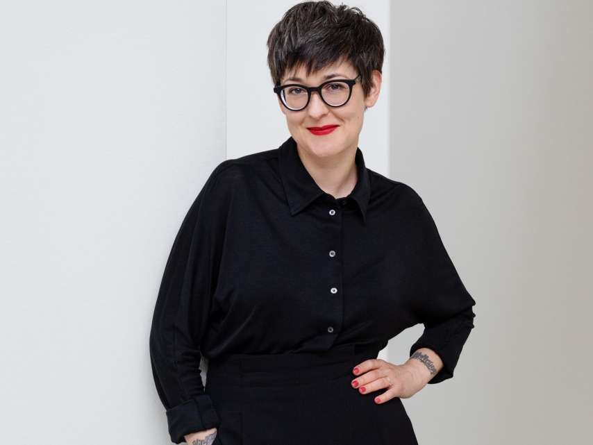 Nadine Wietliesbach, Direktorin des Fotomuseums Winterthur nimmt dich mit in die Ausstellung «Wahlfamilie» Nadine Wietliesbach, Direktorin des Fotomuseums Winterthur nimmt dich mit in die Ausstellung «Wahlfamilie»