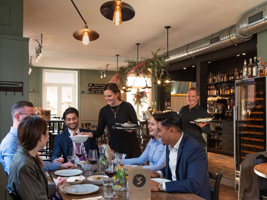 Restaurants & Caterings