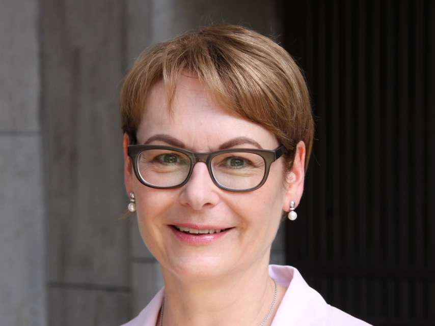 Interview mit Andrea Engeler, Leiterin des Zürcher Amtes für Wirtschaft und Arbeit über den Fachkräftemangel Interview mit Andrea Engeler, Leiterin des Zürcher Amtes für Wirtschaft und Arbeit über den Fachkräftemangel